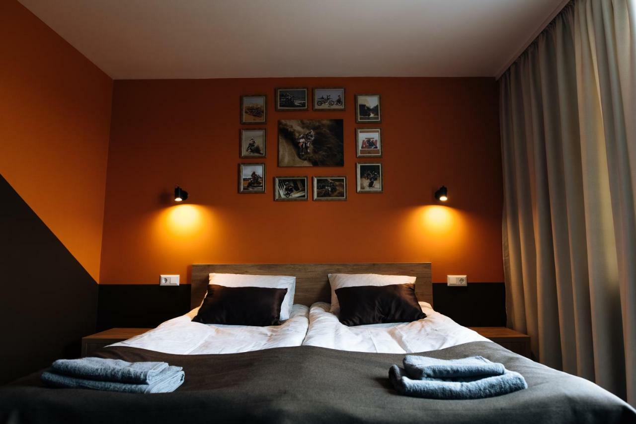 Clubhouse Hotel Ivano Frankivsk Bagian luar foto