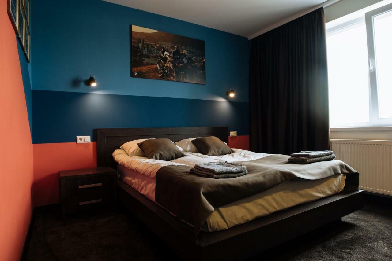 Clubhouse Hotel Ivano Frankivsk Bagian luar foto