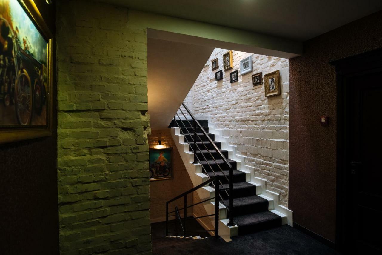Clubhouse Hotel Ivano Frankivsk Bagian luar foto