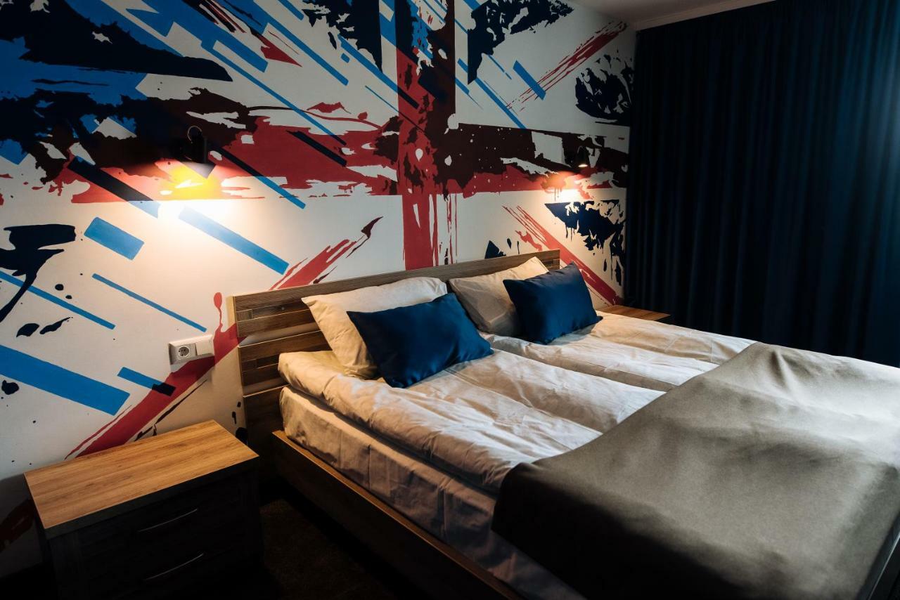 Clubhouse Hotel Ivano Frankivsk Bagian luar foto