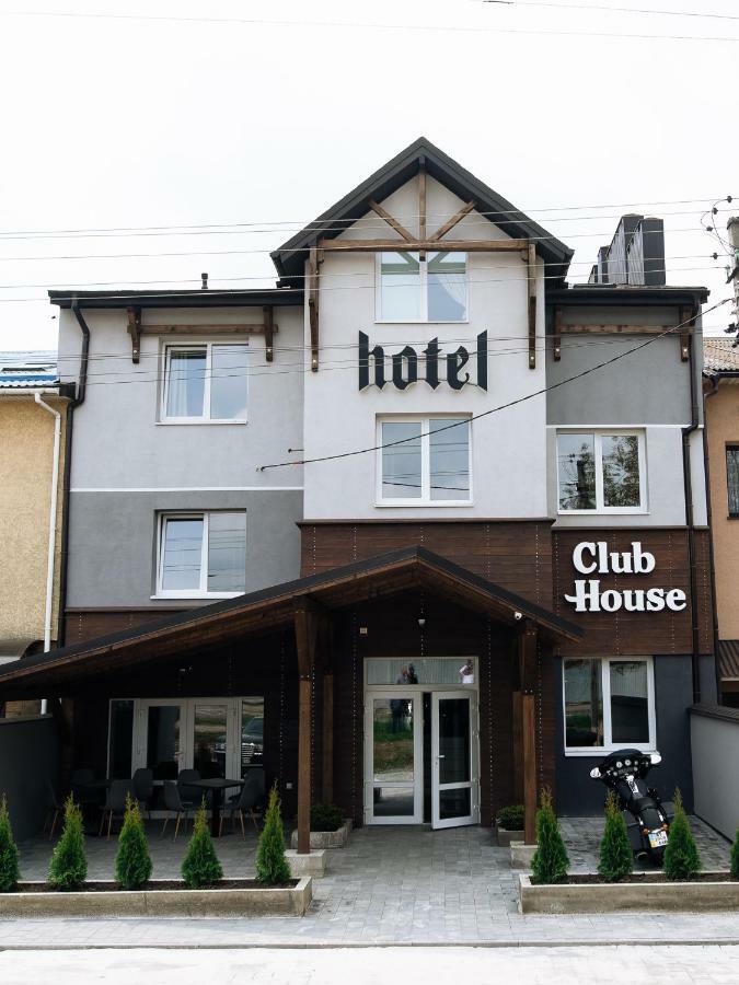 Clubhouse Hotel Ivano Frankivsk Bagian luar foto