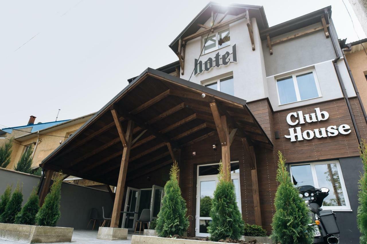 Clubhouse Hotel Ivano Frankivsk Bagian luar foto