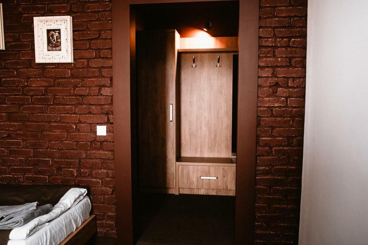 Clubhouse Hotel Ivano Frankivsk Bagian luar foto